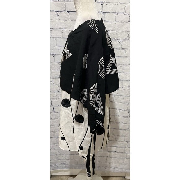 Feratelle tunic top Rayon blouse layered with a black overlay Geometric Design M - Picture 2 of 5